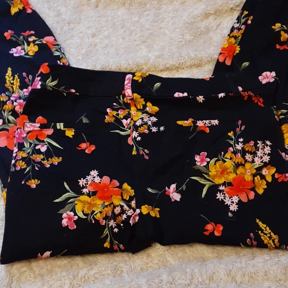 Capris - Picture 2 of 4